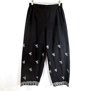 Batik Crop Pants Black Embroidered Floral Lace Hem‎ Elastic Waist Women Small